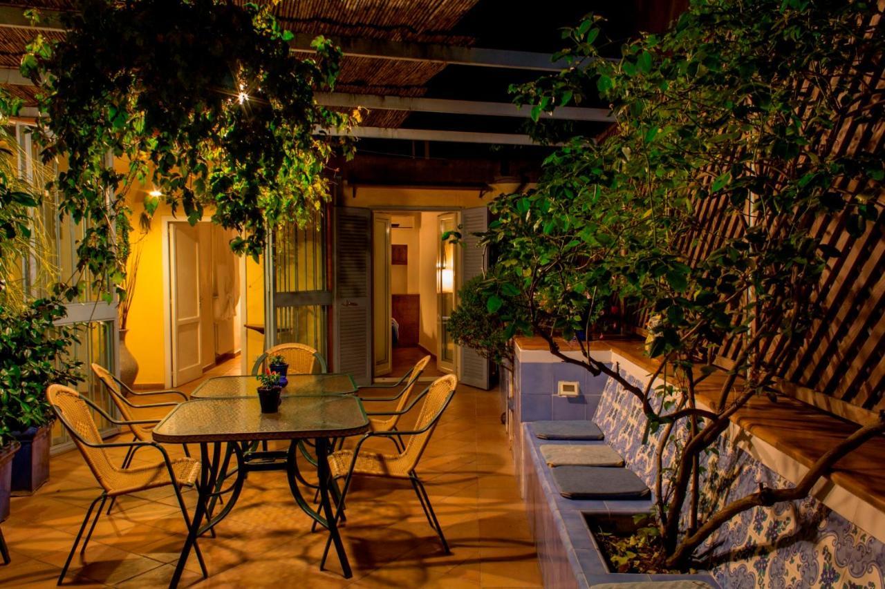 Dimora Dei Giganti Apartment Napoli Exterior foto